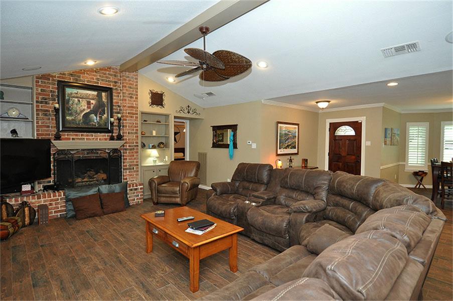 710 Golden Bear Lane, Kingwood, TX 77339