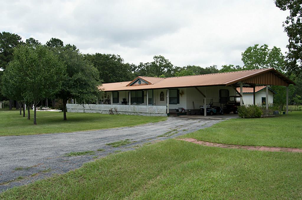 2299 US Highway 190, Huntsville, TX 77340