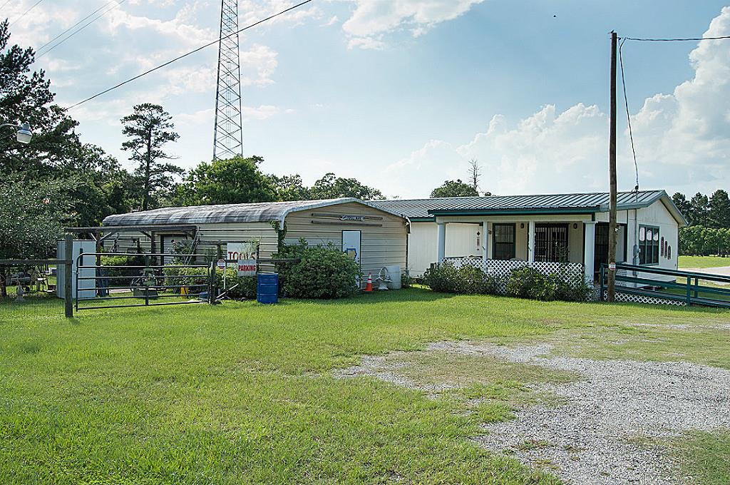 2299 US Highway 190, Huntsville, TX 77340