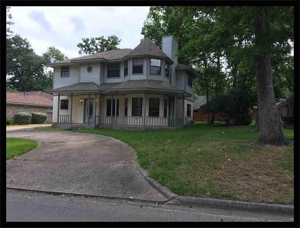 1715 E Lake Drive, Huntsville, TX 77340