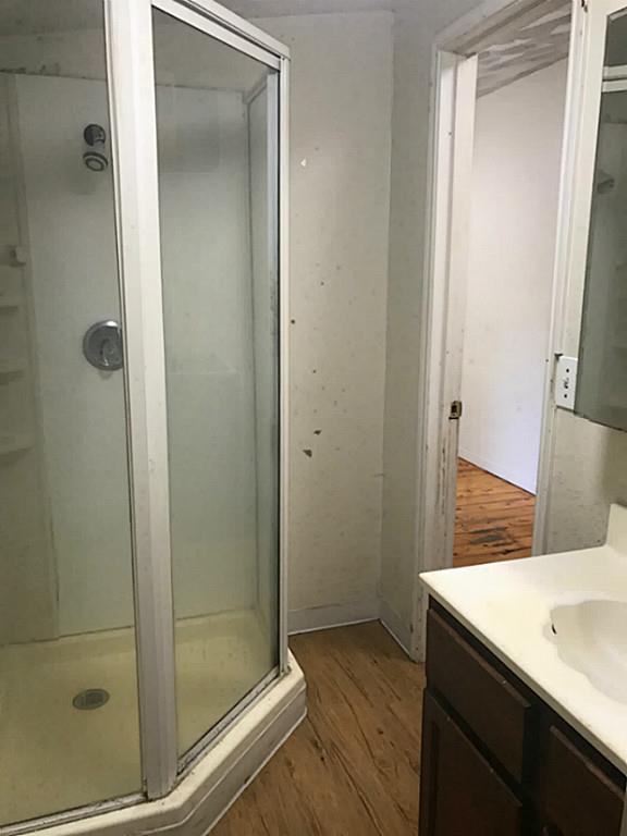 2020 Avenue L 1/2, Huntsville, TX 77340
