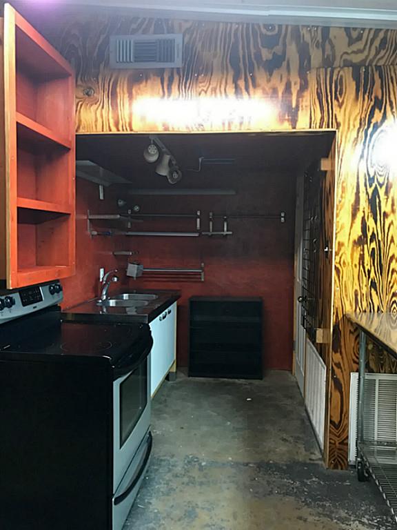 1501 Sam Houston Avenue, Huntsville, TX 77340
