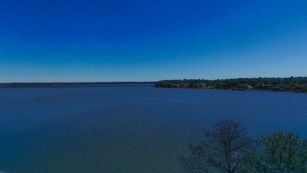 8830 Cross Country Drive, Houston, TX 77346