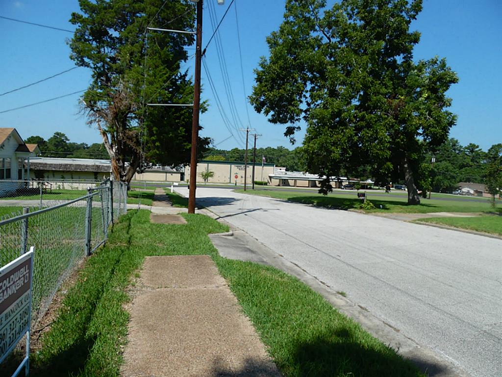 829 Milam, Livingston, TX 77351