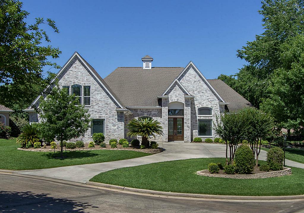 26 Brookgreen Circle, Montgomery, TX 77356