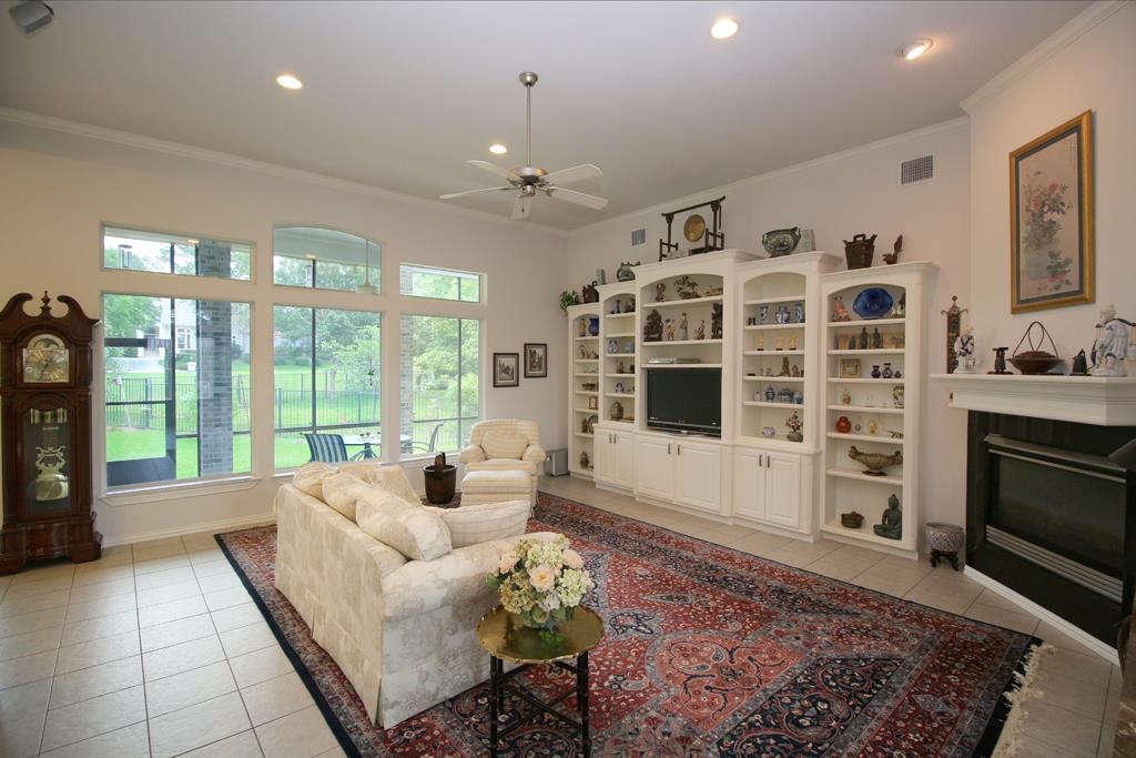 26 Brookgreen Circle, Montgomery, TX 77356