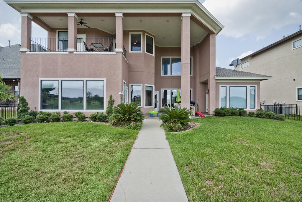 120 Waterstone Drive, Montgomery, TX 77356