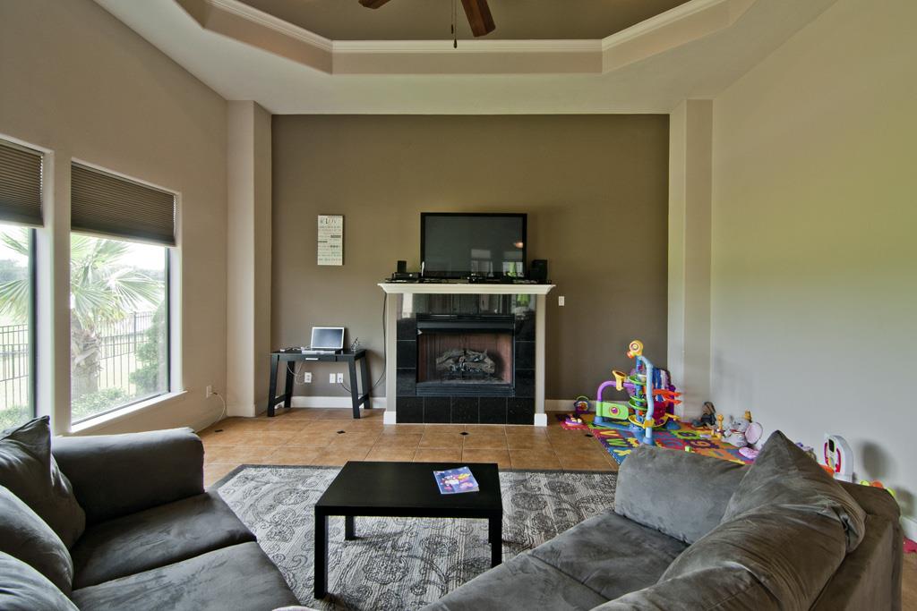 120 Waterstone Drive, Montgomery, TX 77356