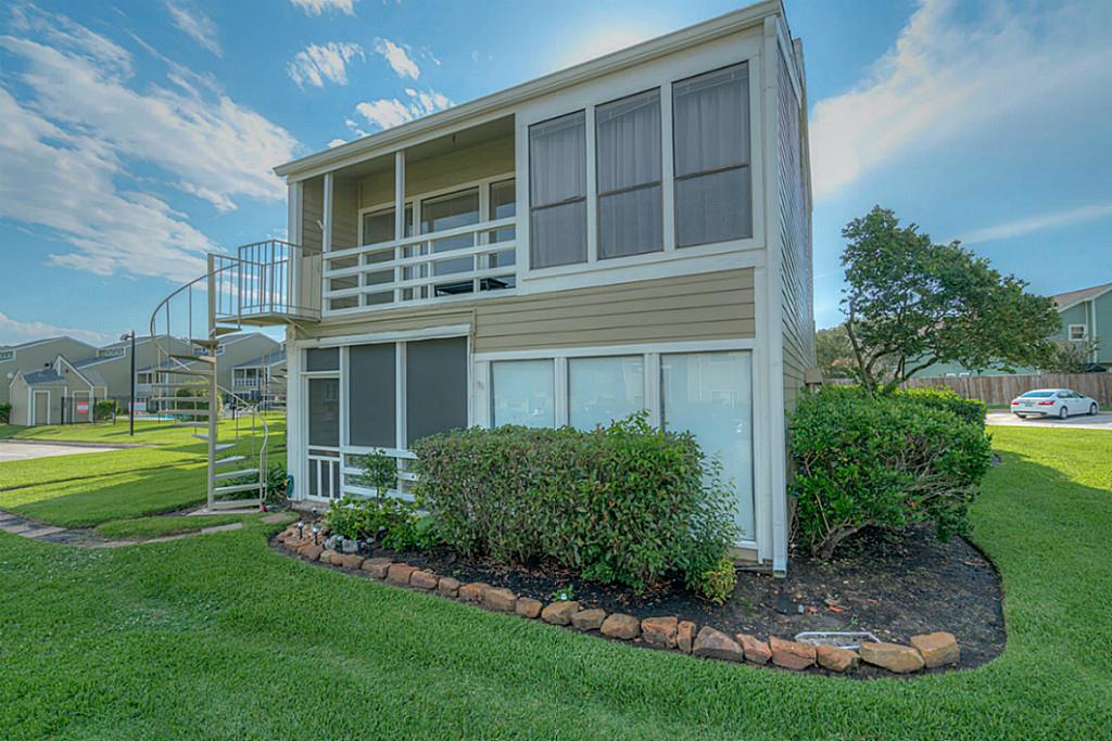 54 April Point Drive, Montgomery, TX 77356