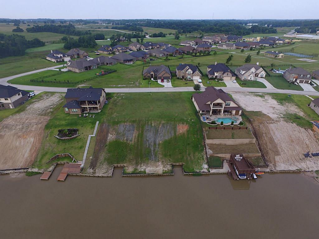 220 N Waterstone Drive, Montgomery, TX 77356