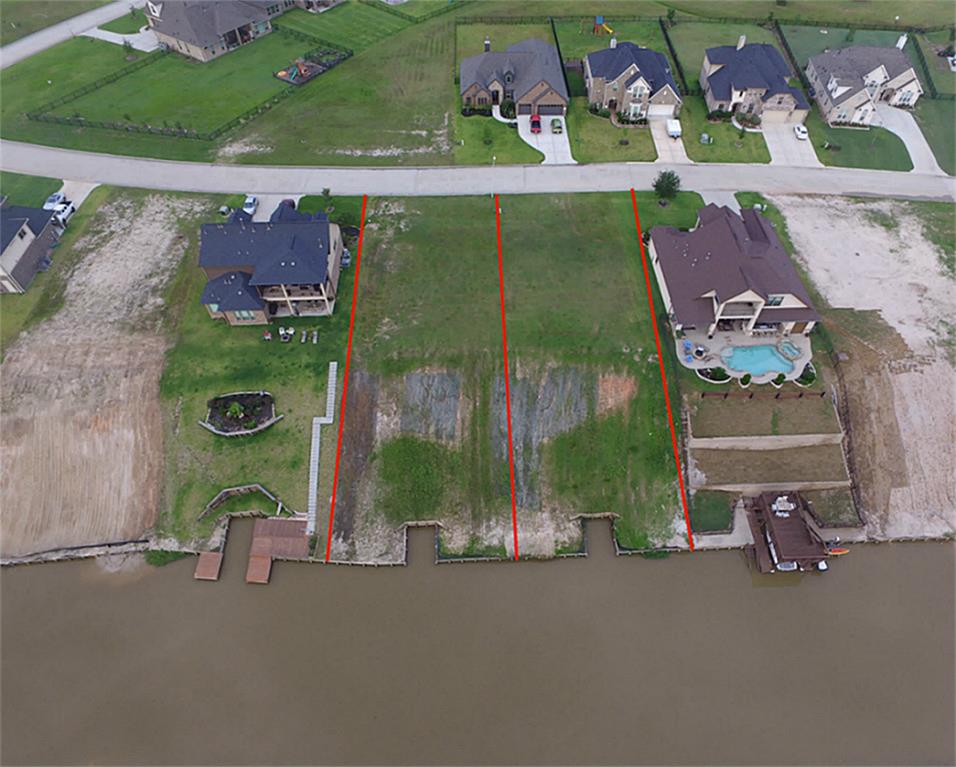 220 N Waterstone Drive, Montgomery, TX 77356