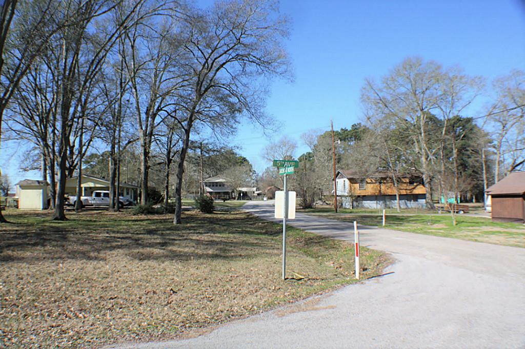 000 5th, Onalaska, TX 77360