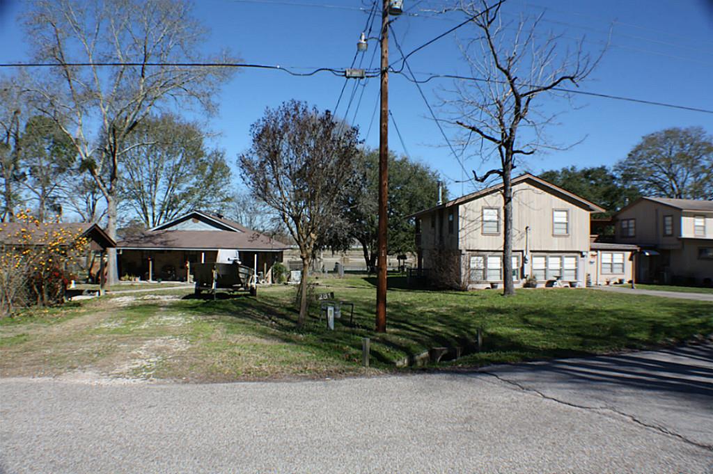 000 5th, Onalaska, TX 77360