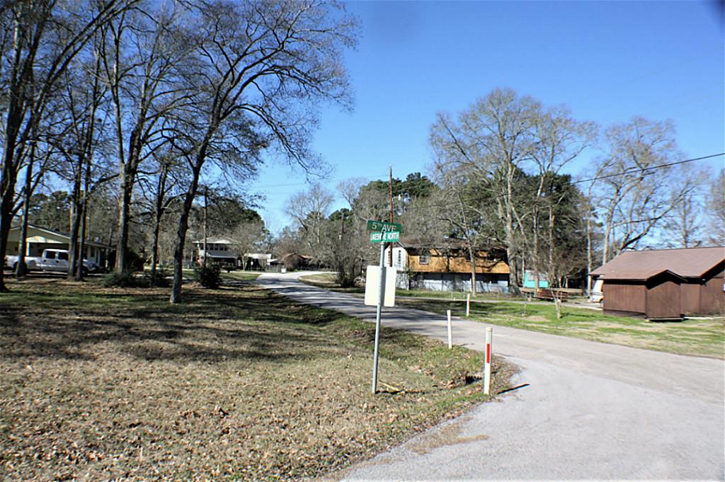 000 5th, Onalaska, TX 77360