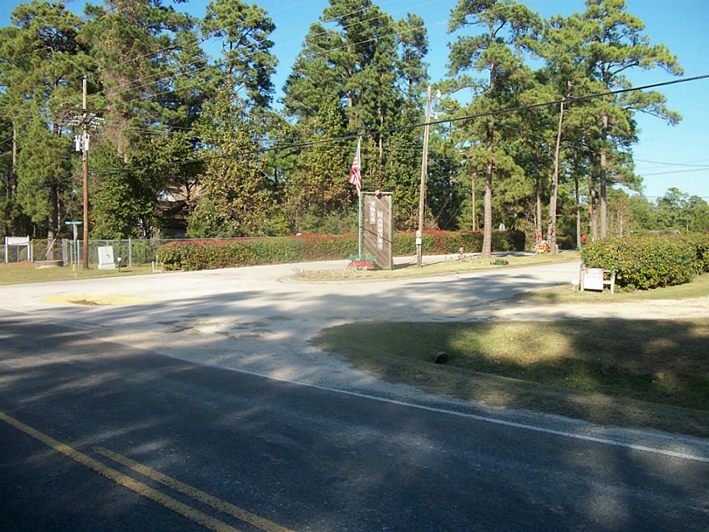 369 E Sunset Drive, Onalaska, TX 77360