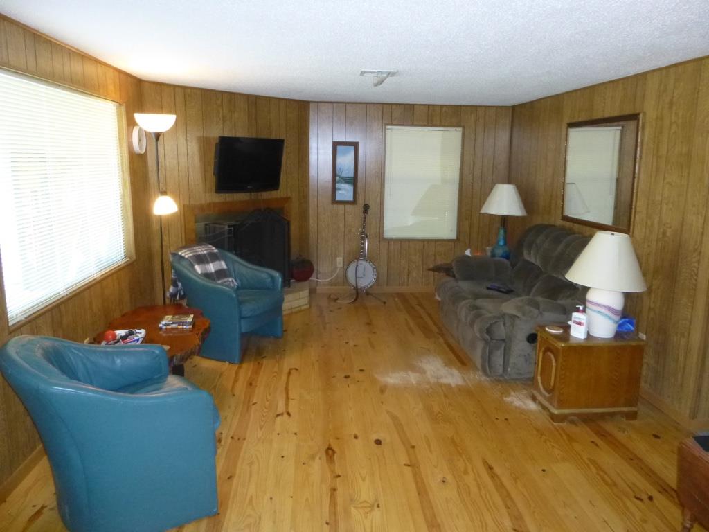 545 Timberline Drive, Onalaska, TX 77360