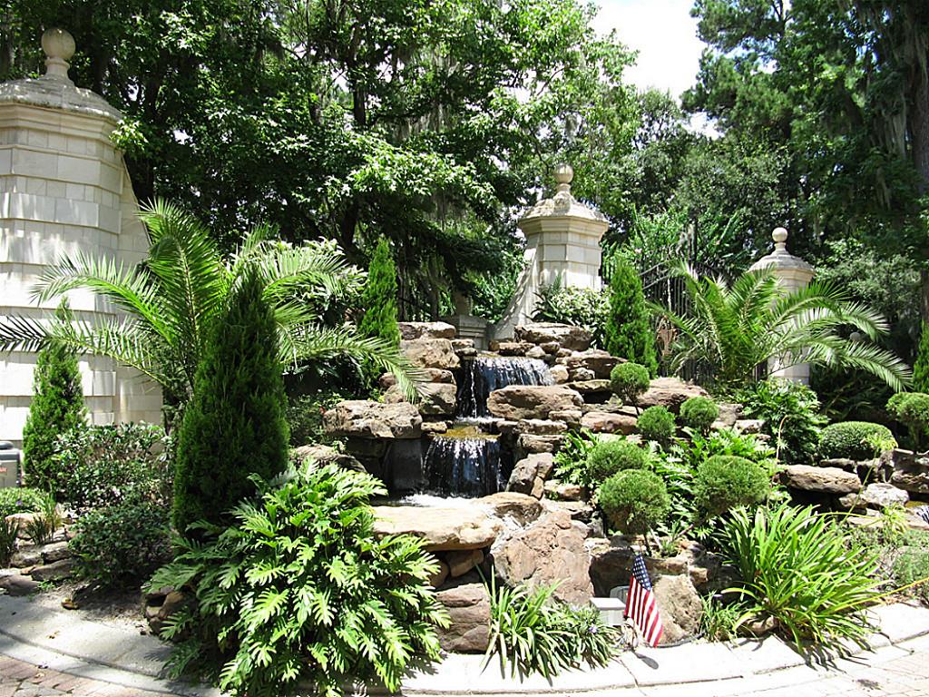 94 Kings Lake Estates Boulevard, Humble, TX 77364