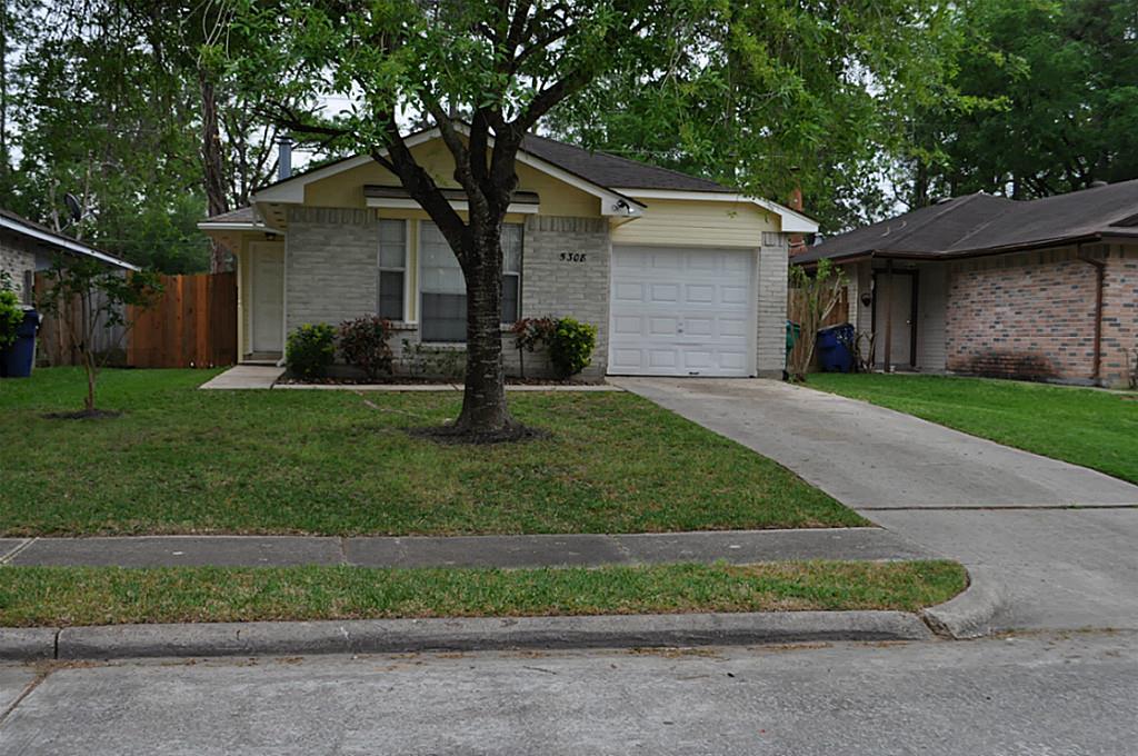 5308 Lynngate Drive, Spring, TX 77373