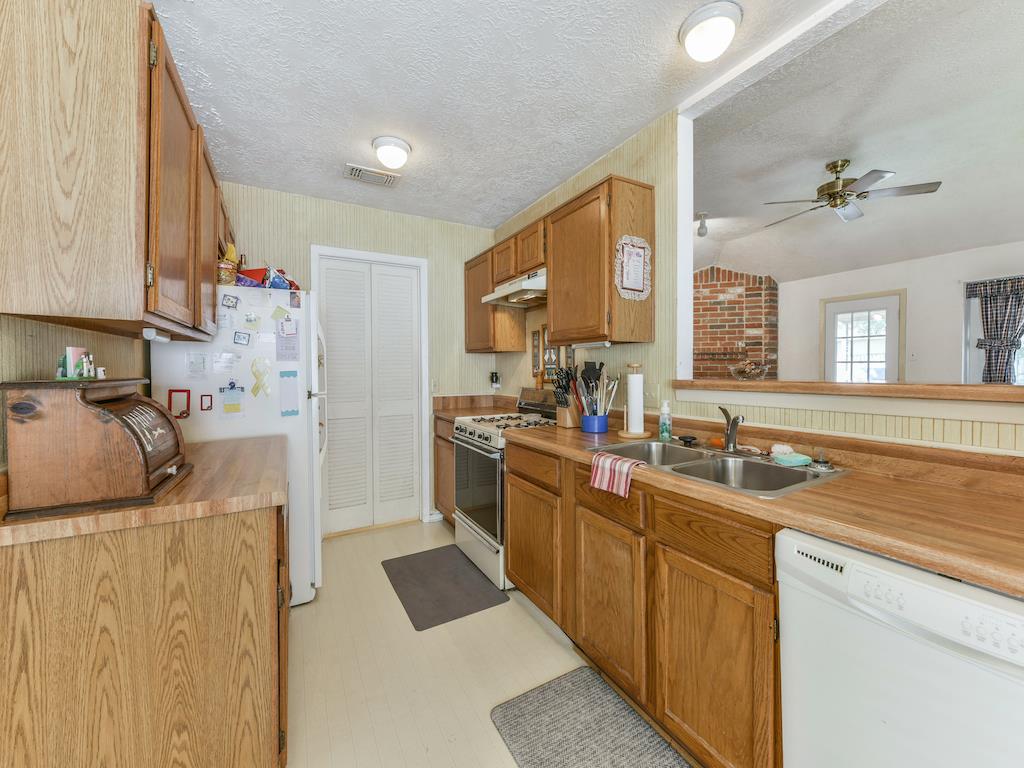 24018 Farm Hill Road, Spring, TX 77373