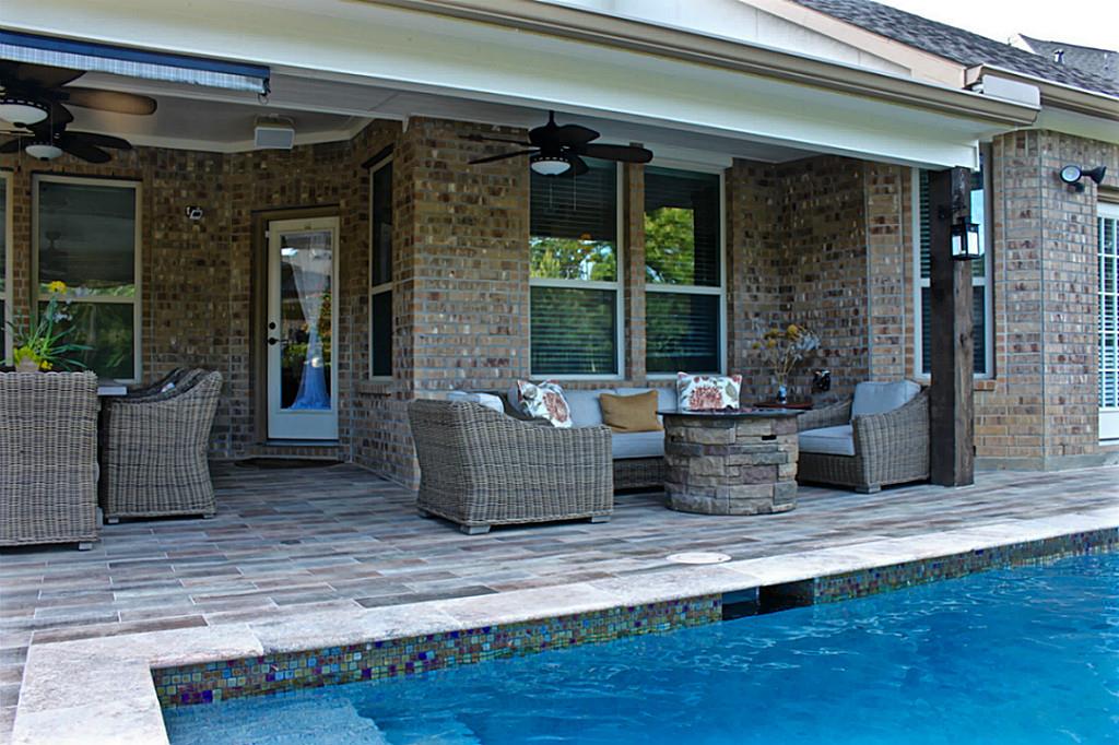 94 Hamlin Lake Drive, Tomball, TX 77375