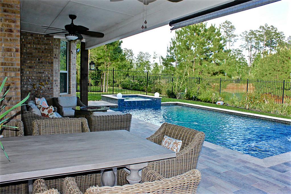 94 Hamlin Lake Drive, Tomball, TX 77375