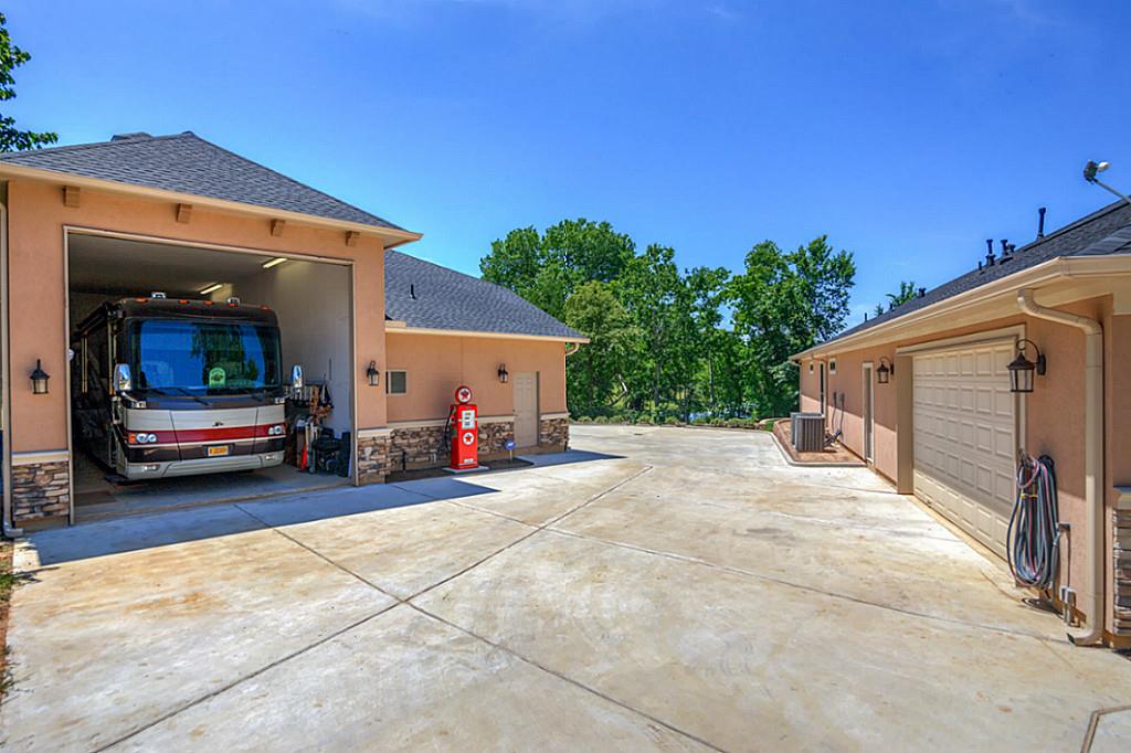 14703 Turquoise Court, Willis, TX 77378