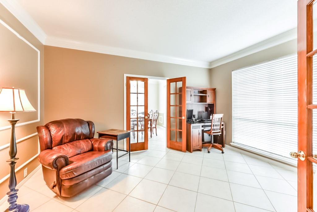 18 S Dragonwood Place, The Woodlands, TX 77381
