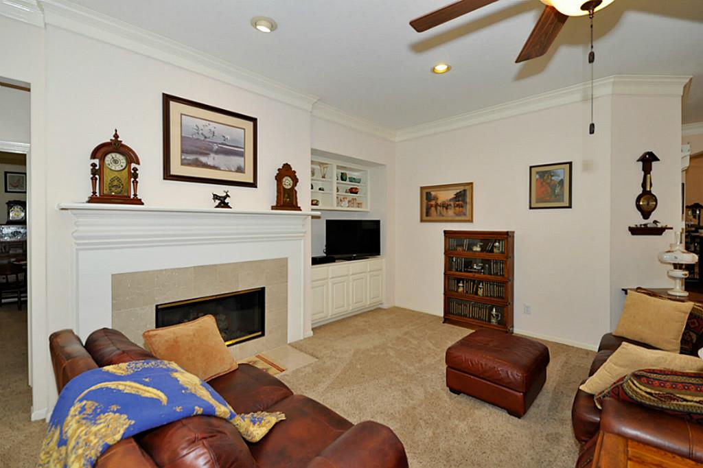 10 Vista Cove, The Woodlands, TX 77381