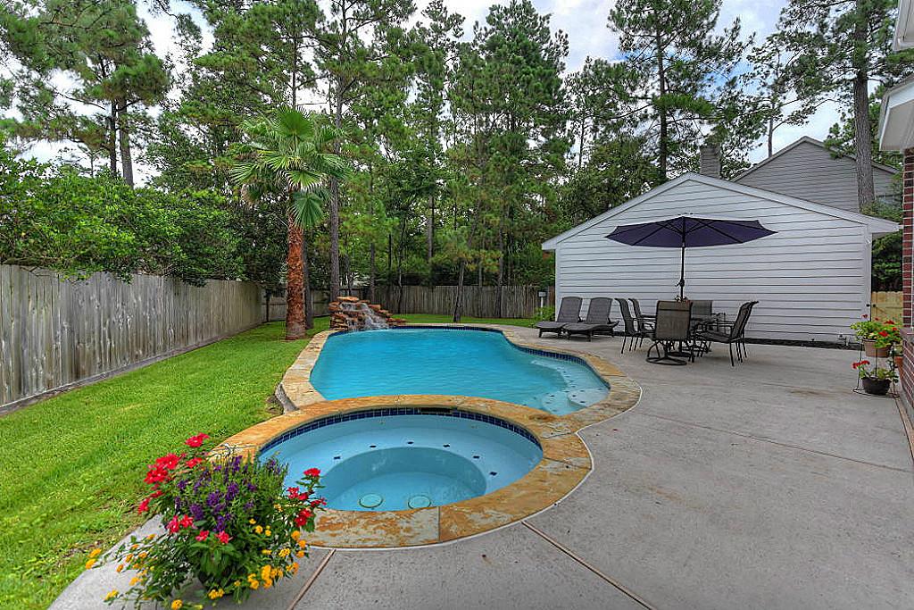 74 W Summer Storm, The Woodlands, TX 77381