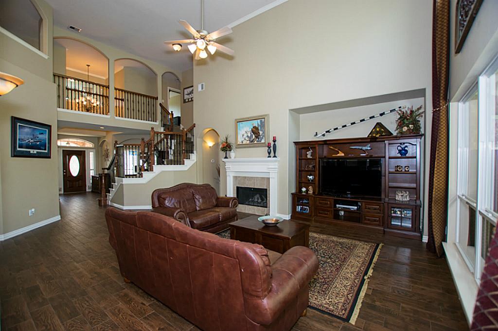 38 N Terrace Mill Circle, The Woodlands, TX 77382