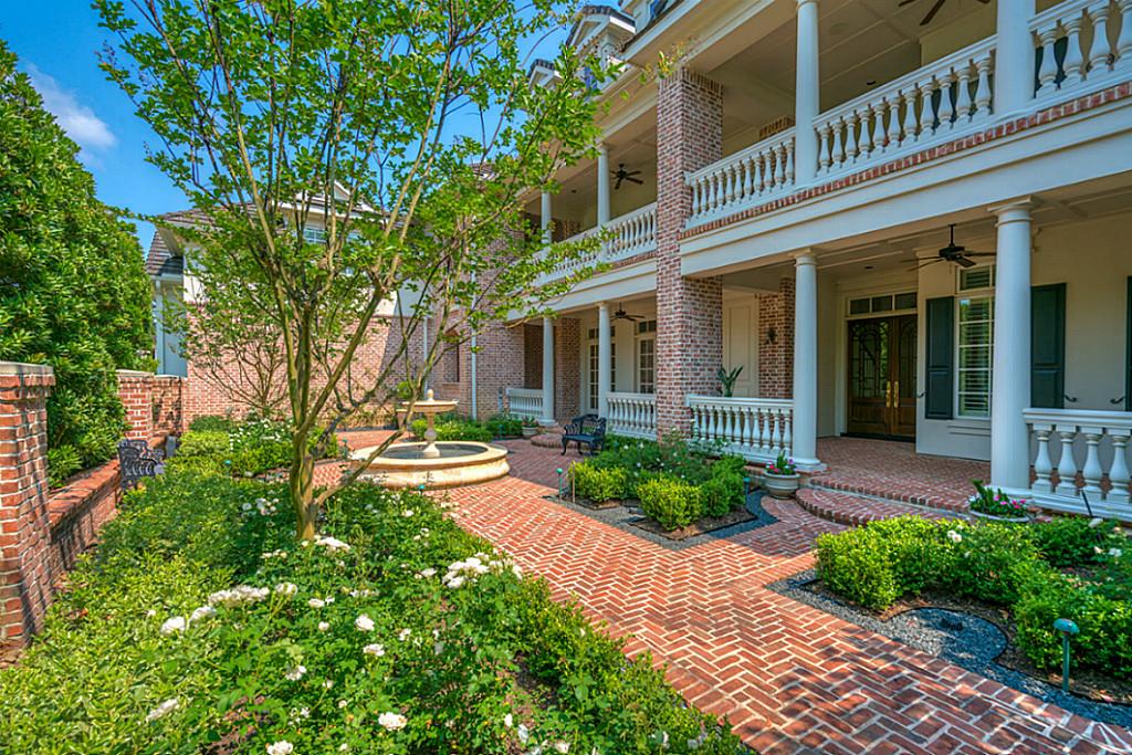 2 Saint Peters Gate, The Woodlands, TX 77382