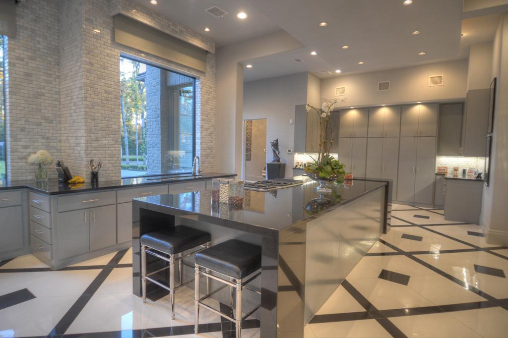 47 Grand Regency Circle, The Woodlands, TX 77382