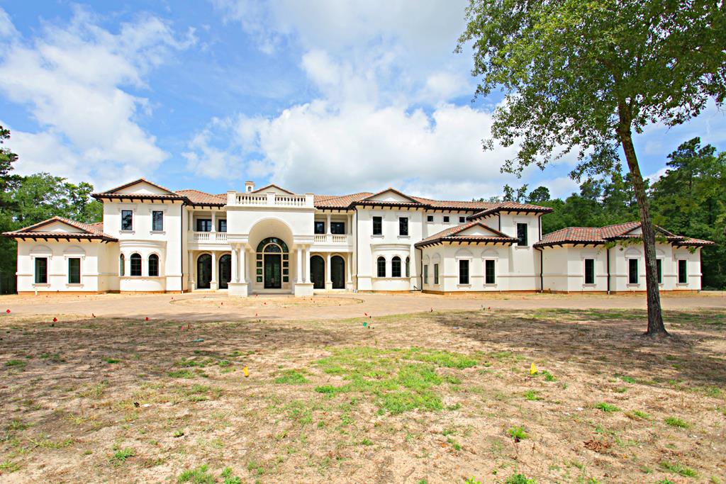 93 W Grand Regency Circle, The Woodlands, TX 77382