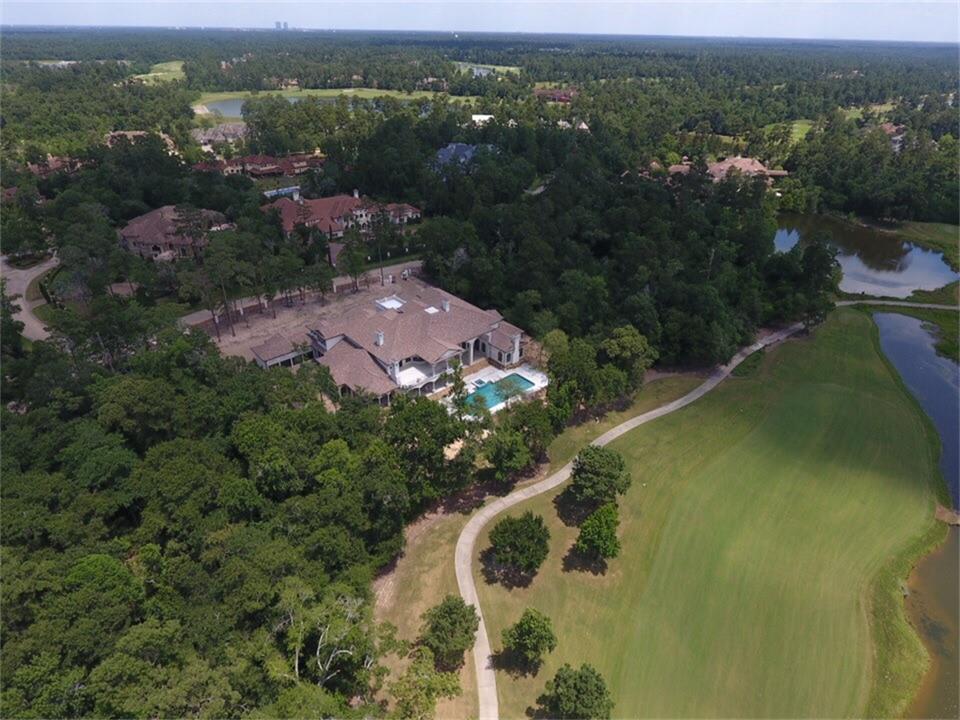 93 W Grand Regency Circle, The Woodlands, TX 77382