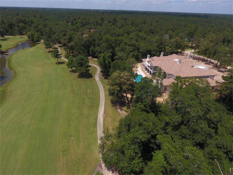 93 W Grand Regency Circle, The Woodlands, TX 77382