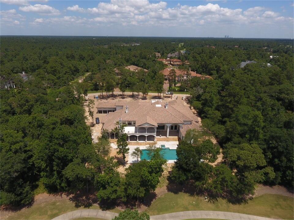 93 W Grand Regency Circle, The Woodlands, TX 77382