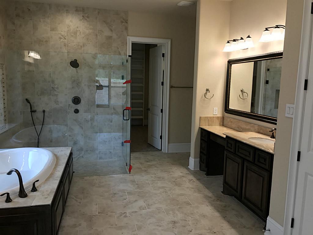 75 Oak Estates Drive, Conroe, TX 77384