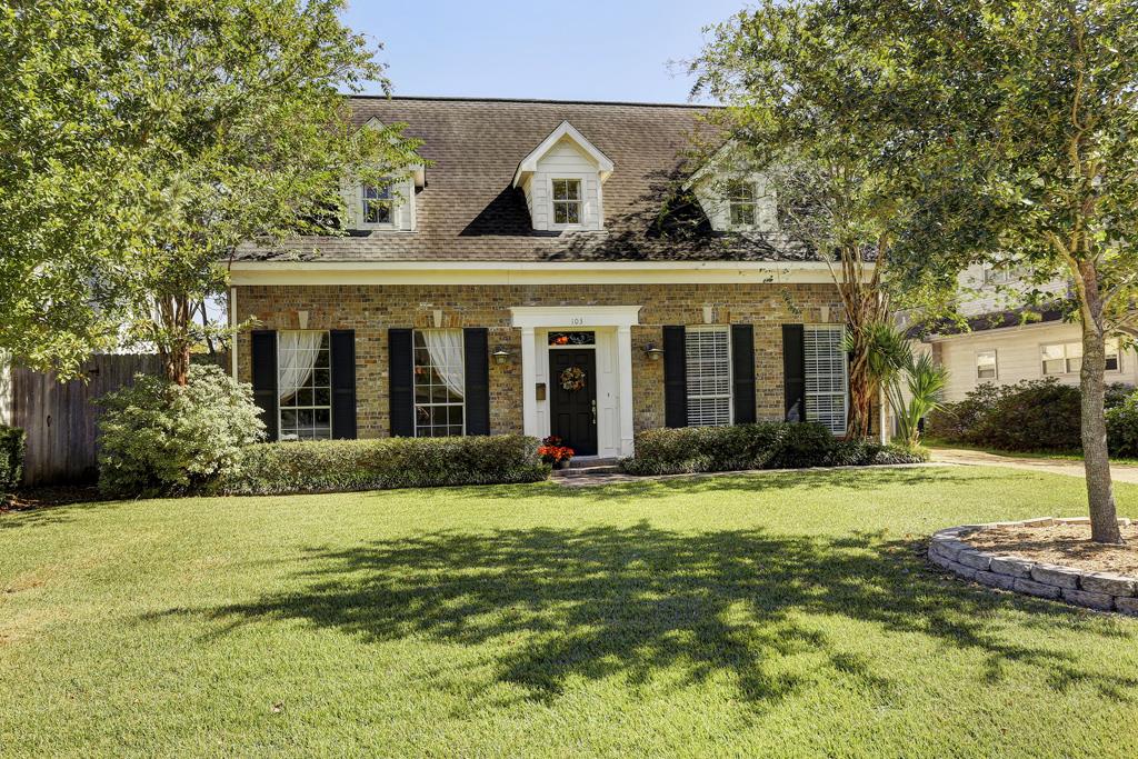 103 Bellaire Court, Bellaire, TX 77401
