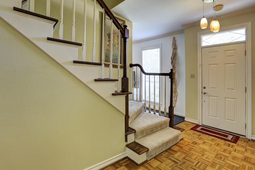 103 Bellaire Court, Bellaire, TX 77401