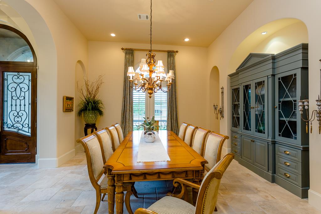 5306 Maple Street, Bellaire, TX 77401