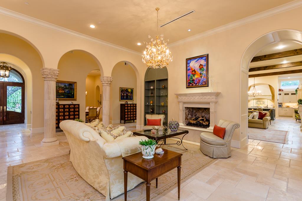 5306 Maple Street, Bellaire, TX 77401