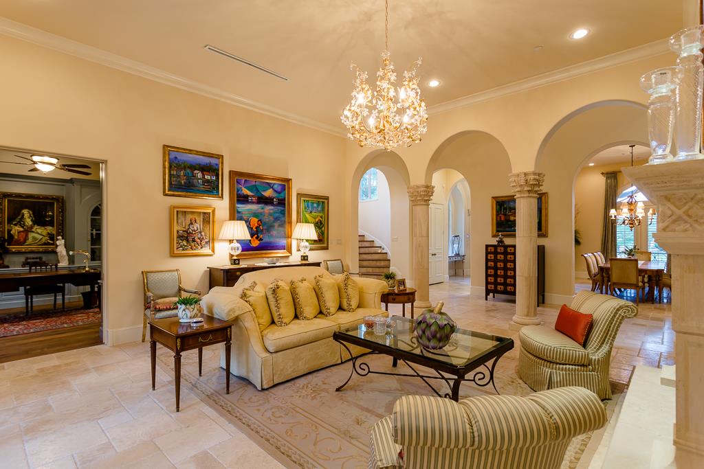 5306 Maple Street, Bellaire, TX 77401