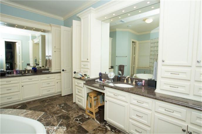 4907 Maple Street, Bellaire, TX 77401