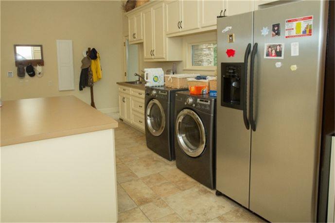 4907 Maple Street, Bellaire, TX 77401