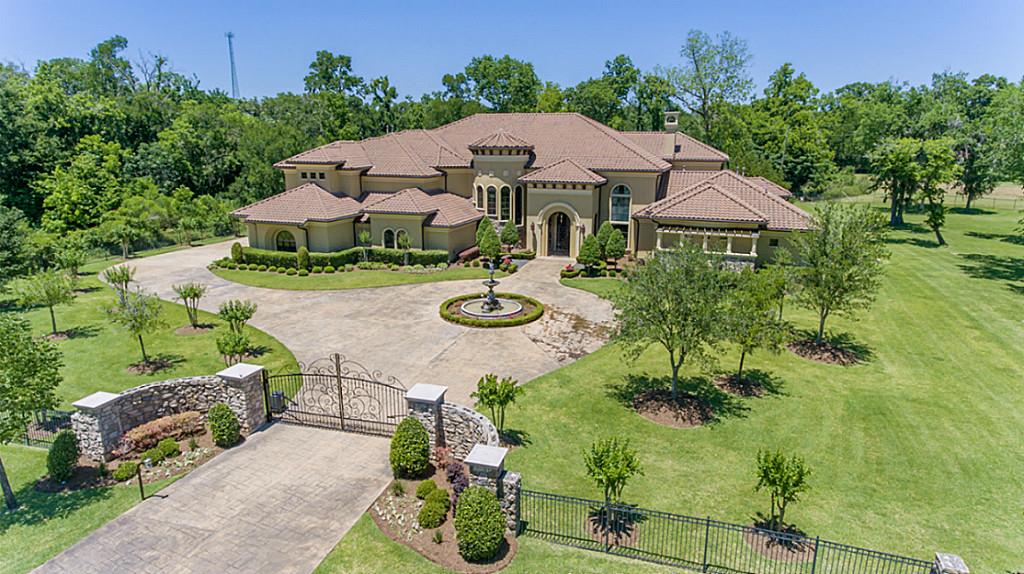 2618 Forest View, Richmond, TX 77406