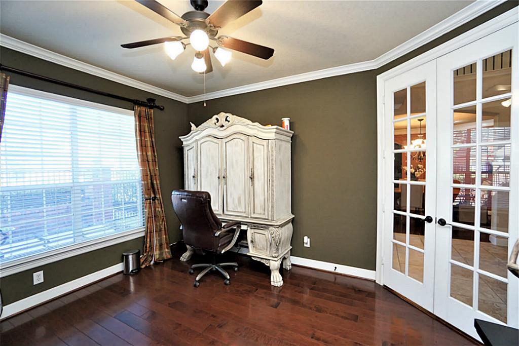 8307 Crescent Knolls Drive, Richmond, TX 77406