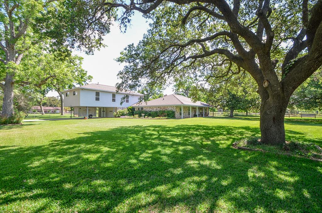 1902 Shadow Lane, Richmond, TX 77406