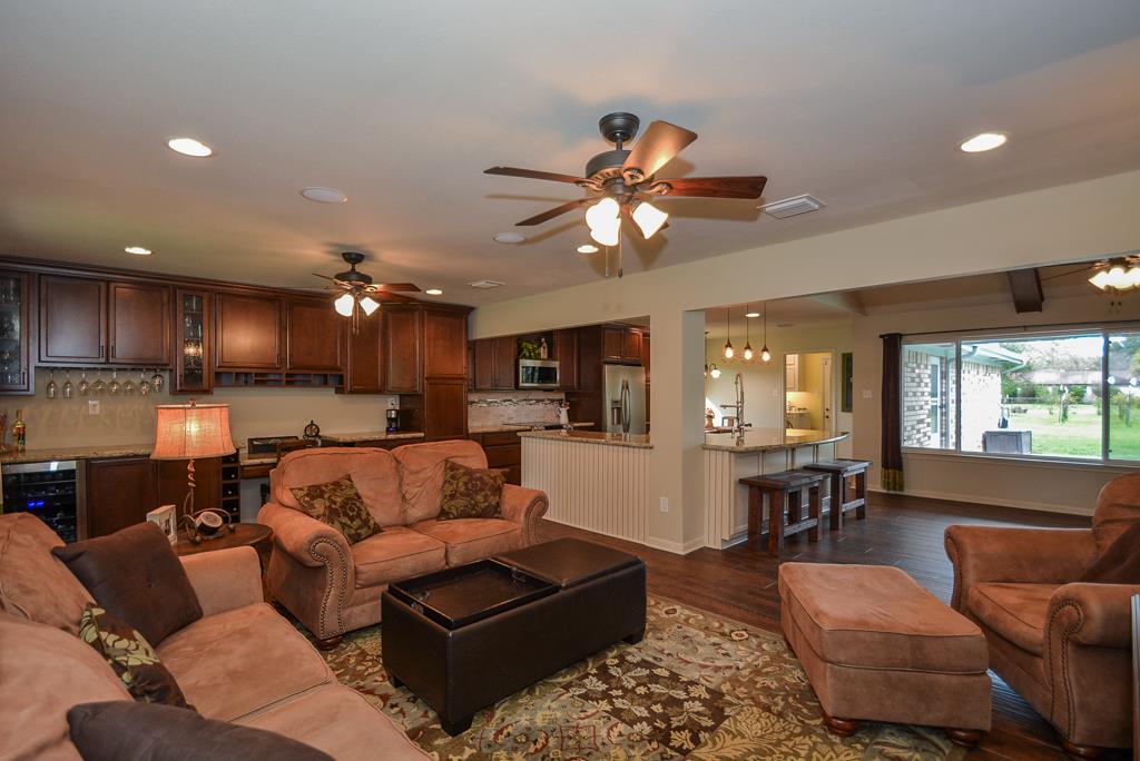 1902 Shadow Lane, Richmond, TX 77406