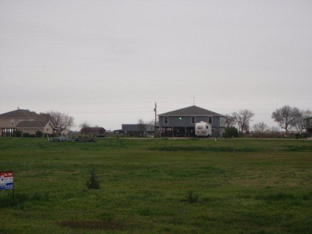 38-39 CR 291, Sargent, TX 77414