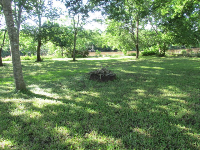 32 PR 672, Sargent, TX 77414